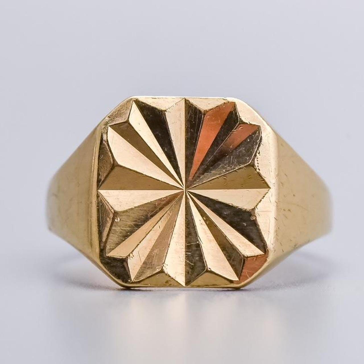 9K Gold Starburst Signet Ring