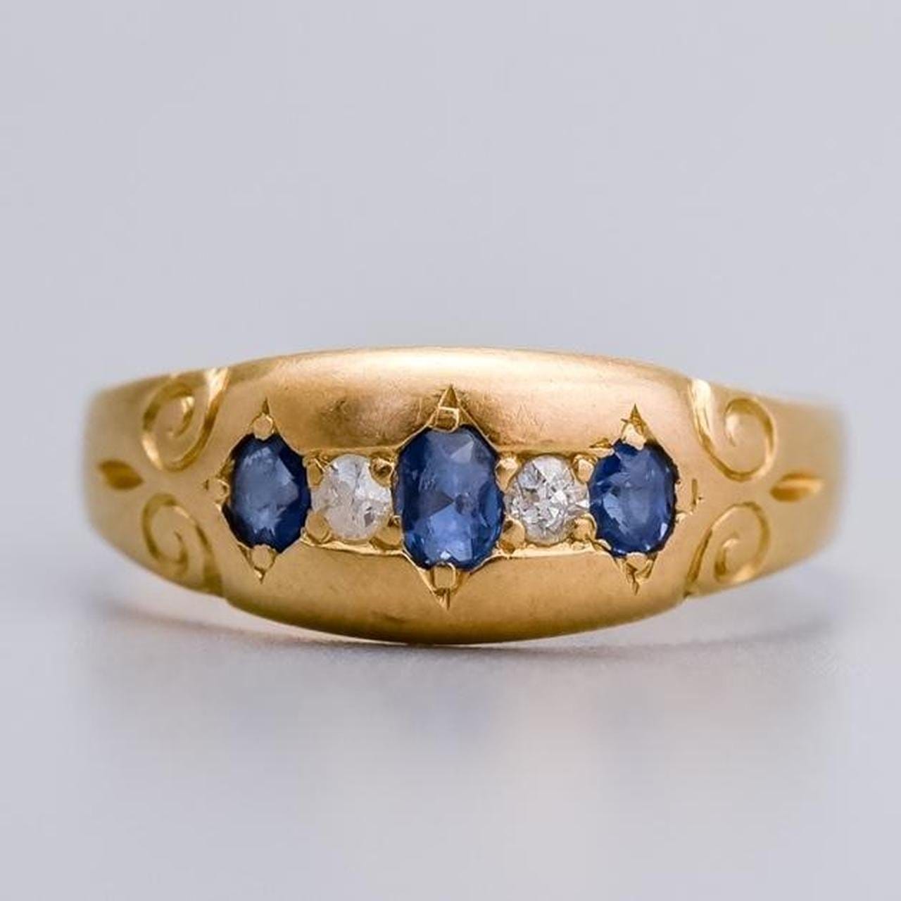 18K Gold Antique Sapphire and Diamond Gypsy Ring