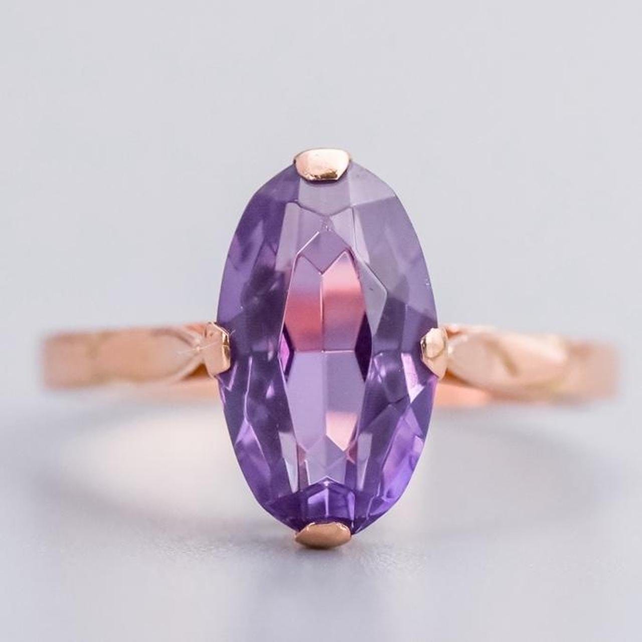 14K Gold Colour Change Sapphire Ring