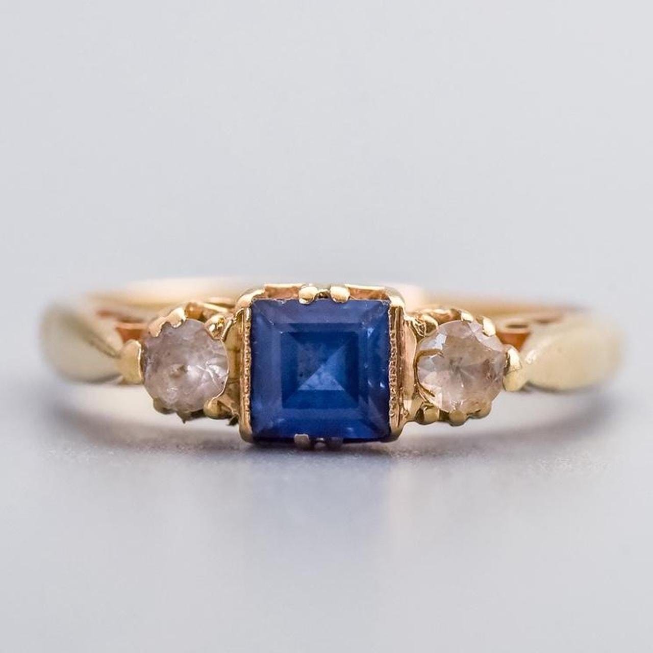 9K Gold Sapphire & CZ Ring