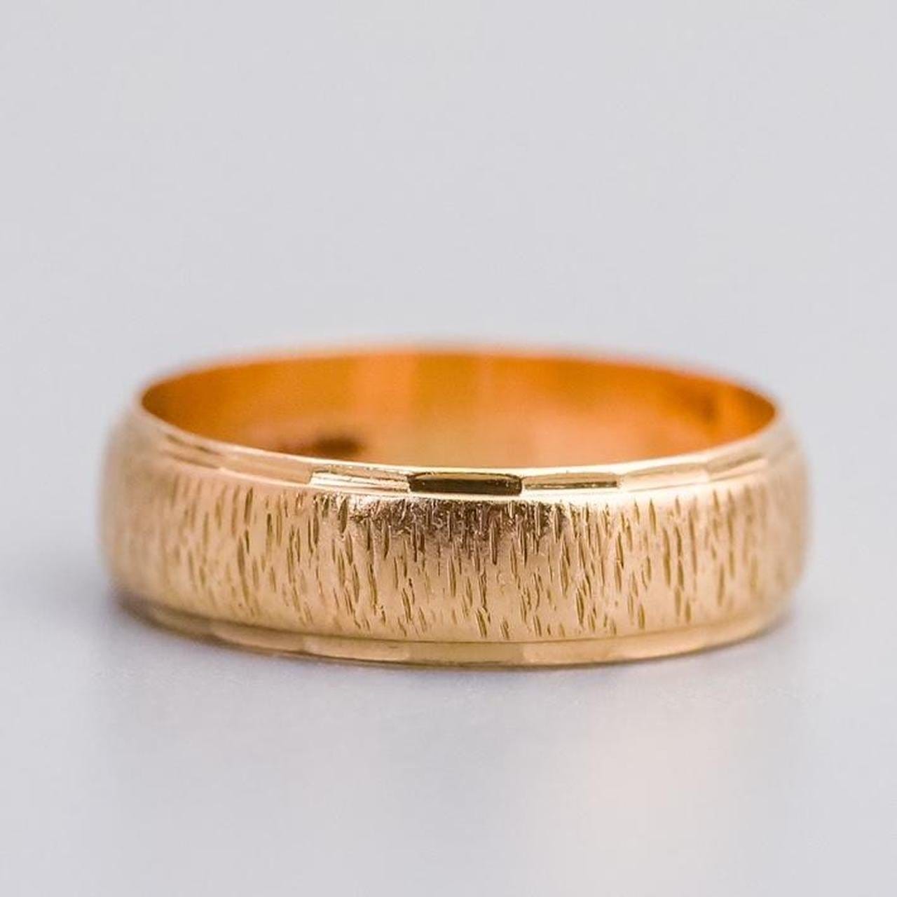 9K Gold Textured Band