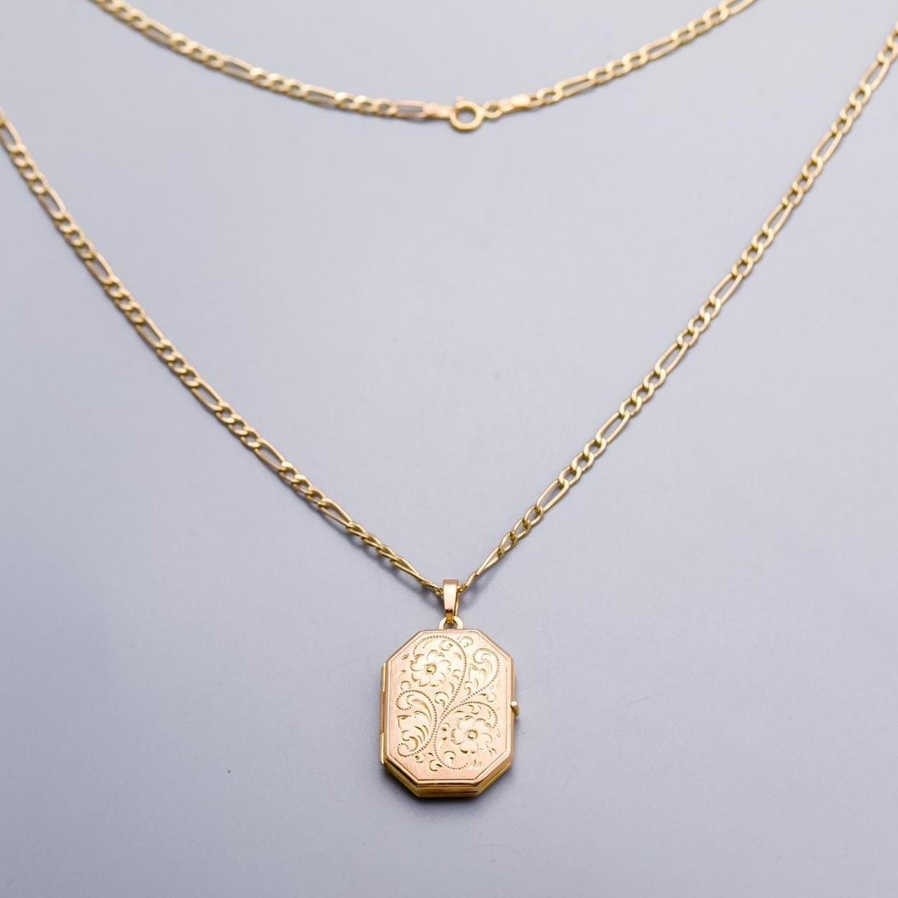 9K Gold Locket Necklace