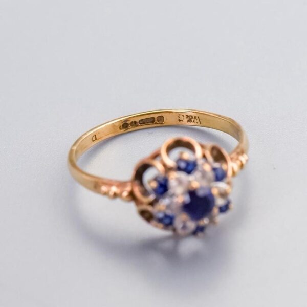 9K Gold Sapphire & CZ Cluster Ring
