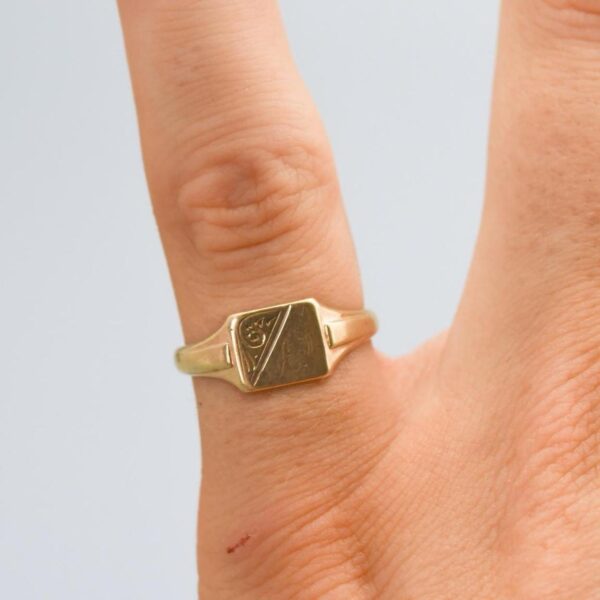 9K Gold Square Signet Ring