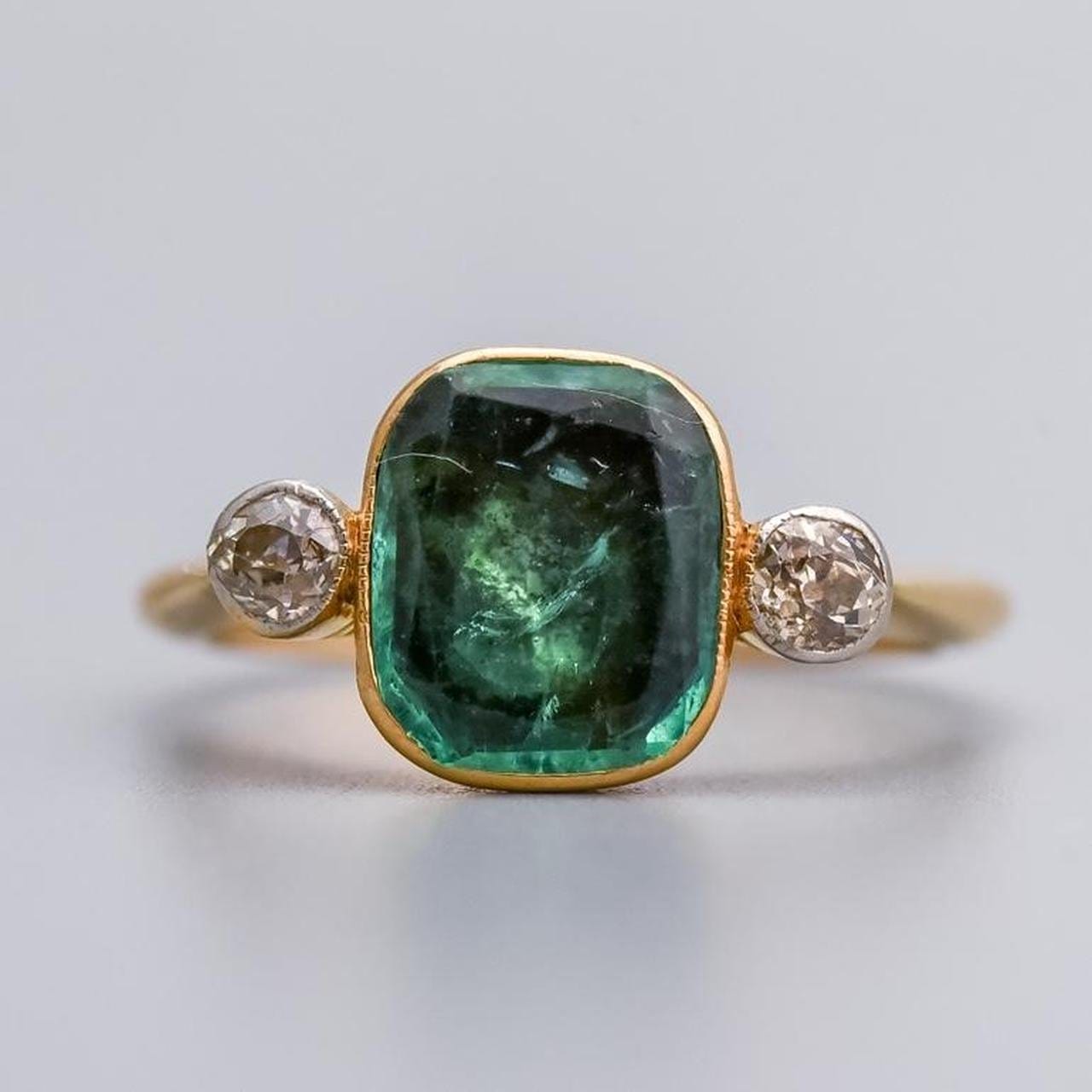 18K Antique Gold Diamond and Emerald Ring