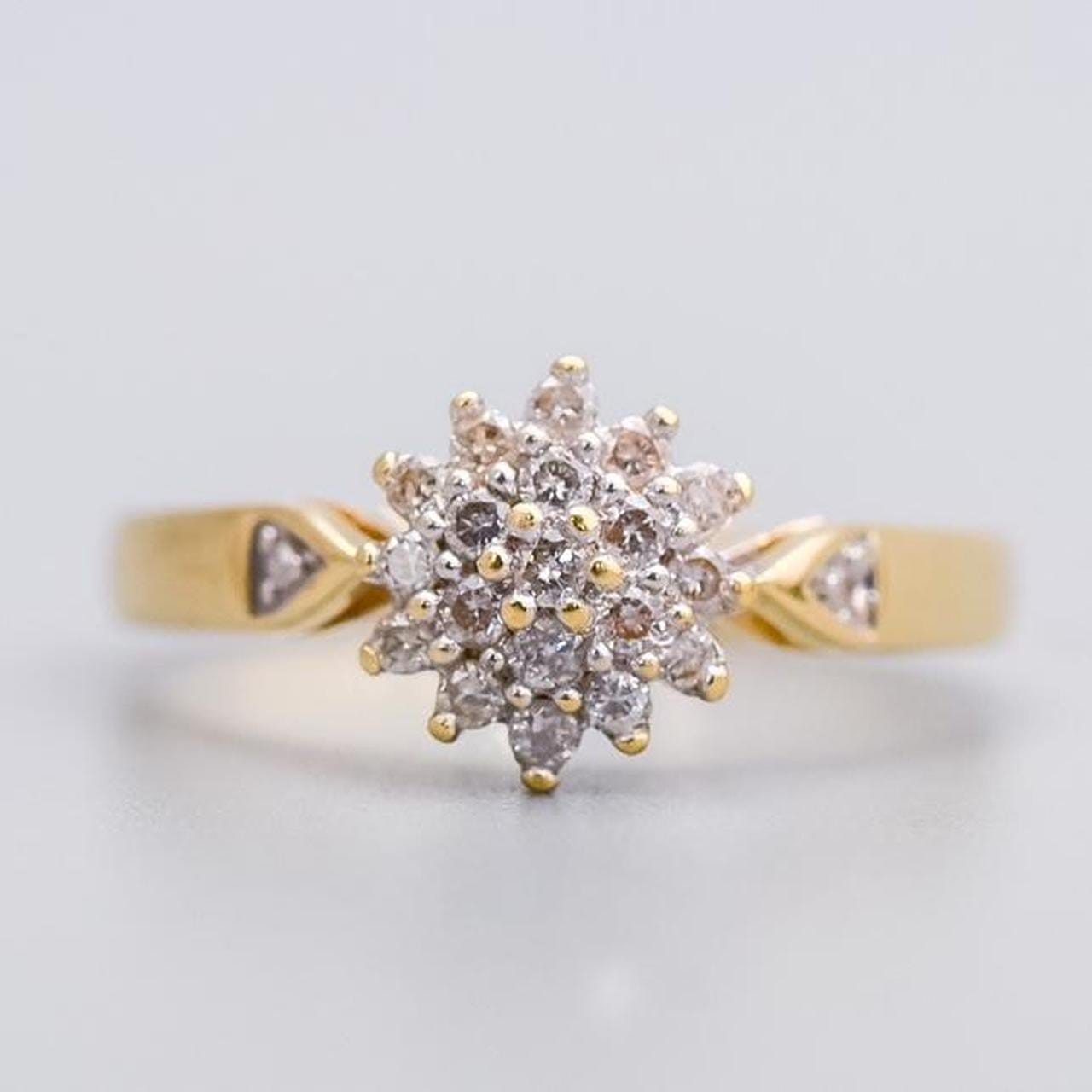 18K Gold Diamond Cluster Ring