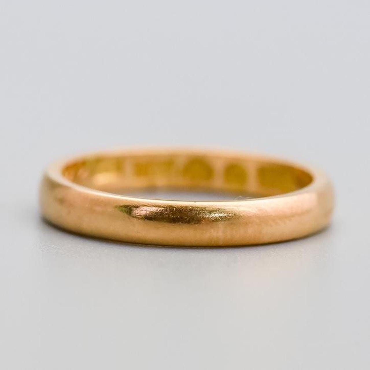18K Gold Antique Band