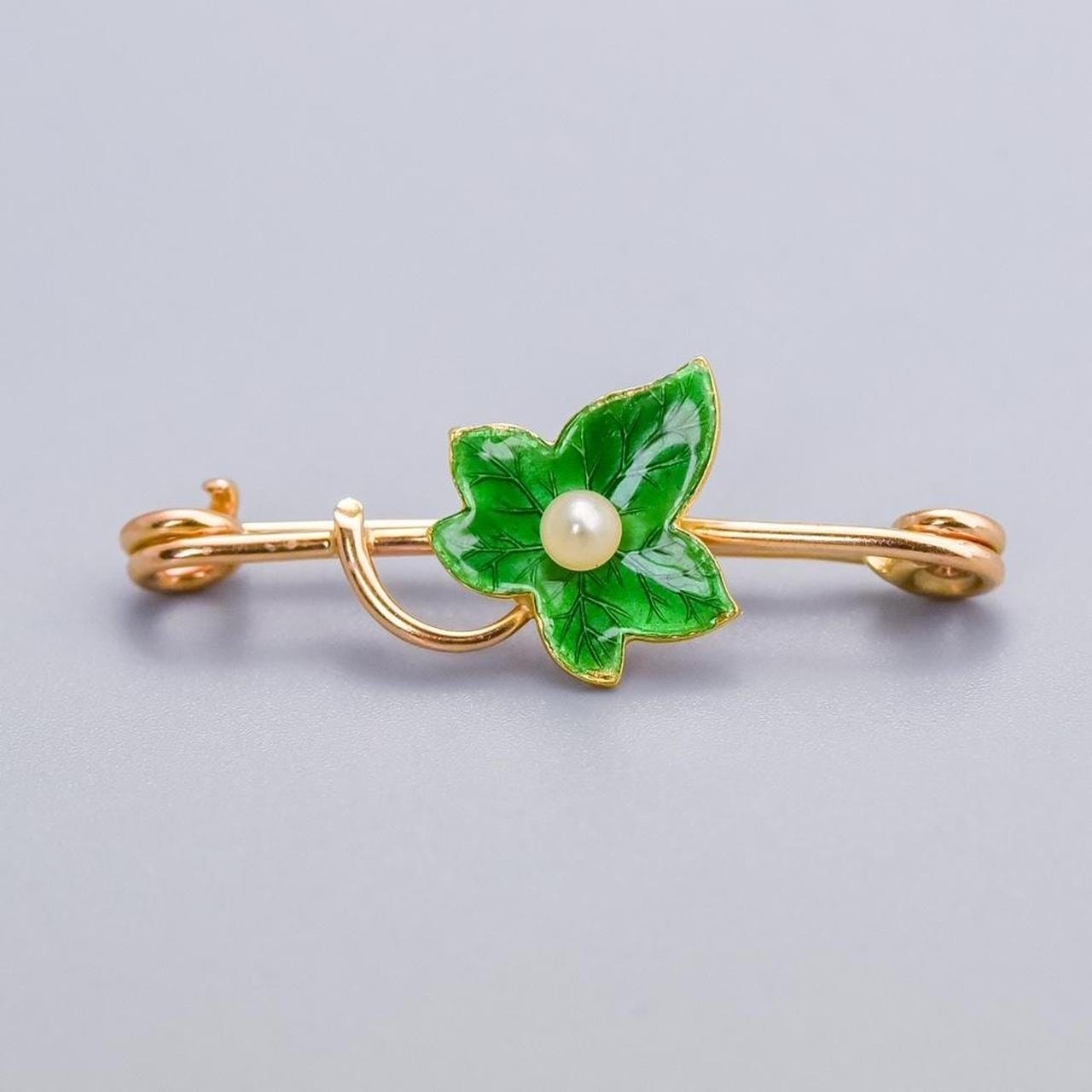 15K Gold Leaf Brooch