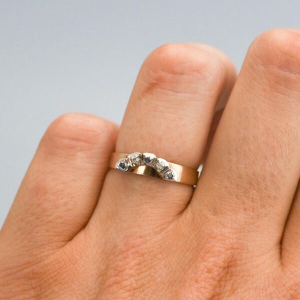 9K Gold Sapphire & Diamond Crescent Ring
