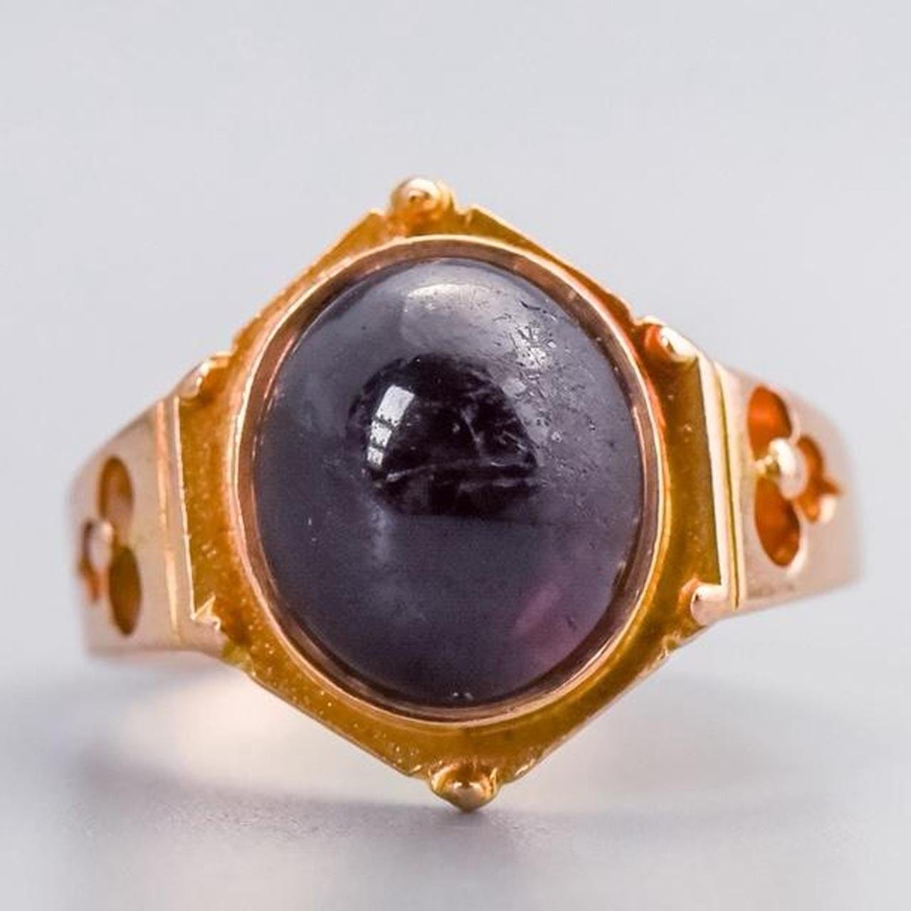 15K Gold Victorian Almandine Garnet Ring