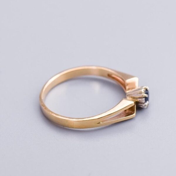 9K Gold Sapphire Ring