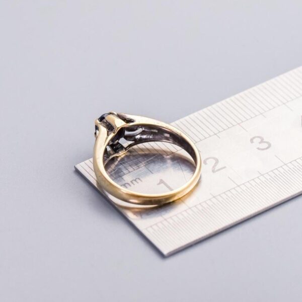 18K Gold Sapphire & Diamond Ring