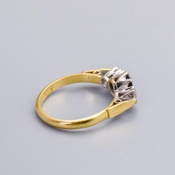 18K Gold Sapphire & Diamond Ring