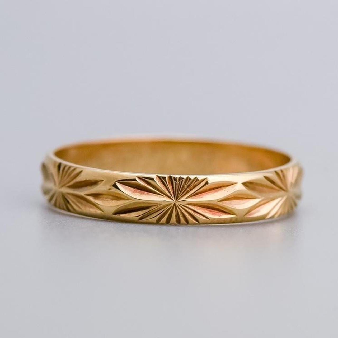 9K Gold Star Patterned Band