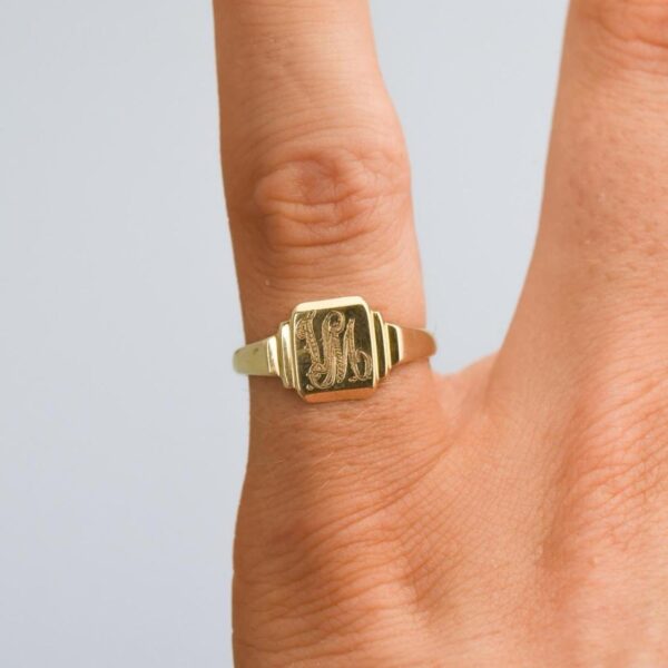 9K Gold Signet Ring