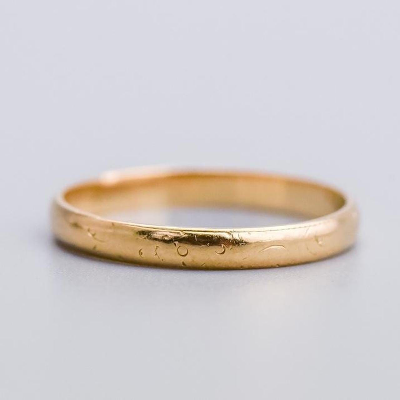 9K Gold Band