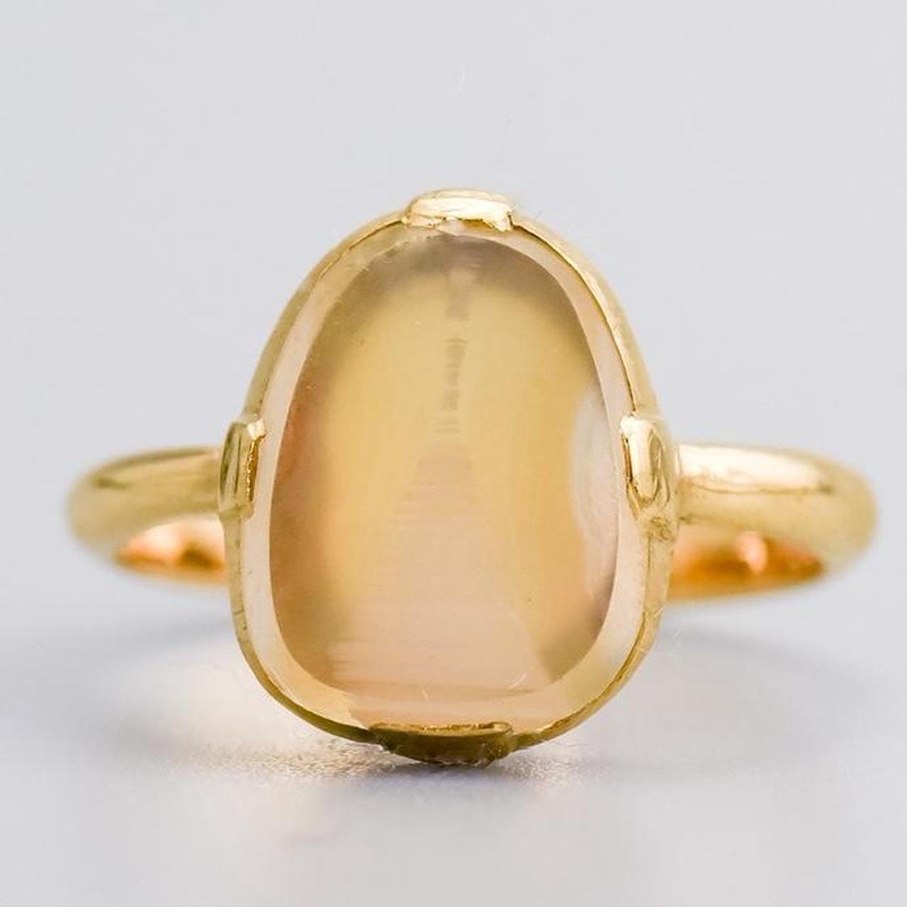 18K Gold Chalcedony Ring