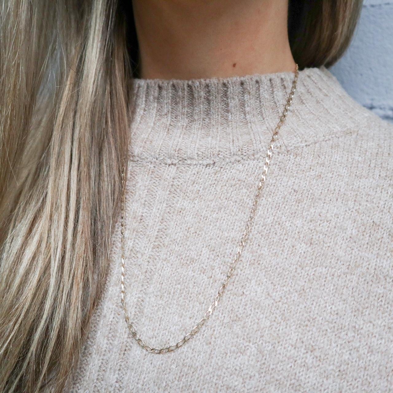 9K Gold Oval Curb Chain Necklace