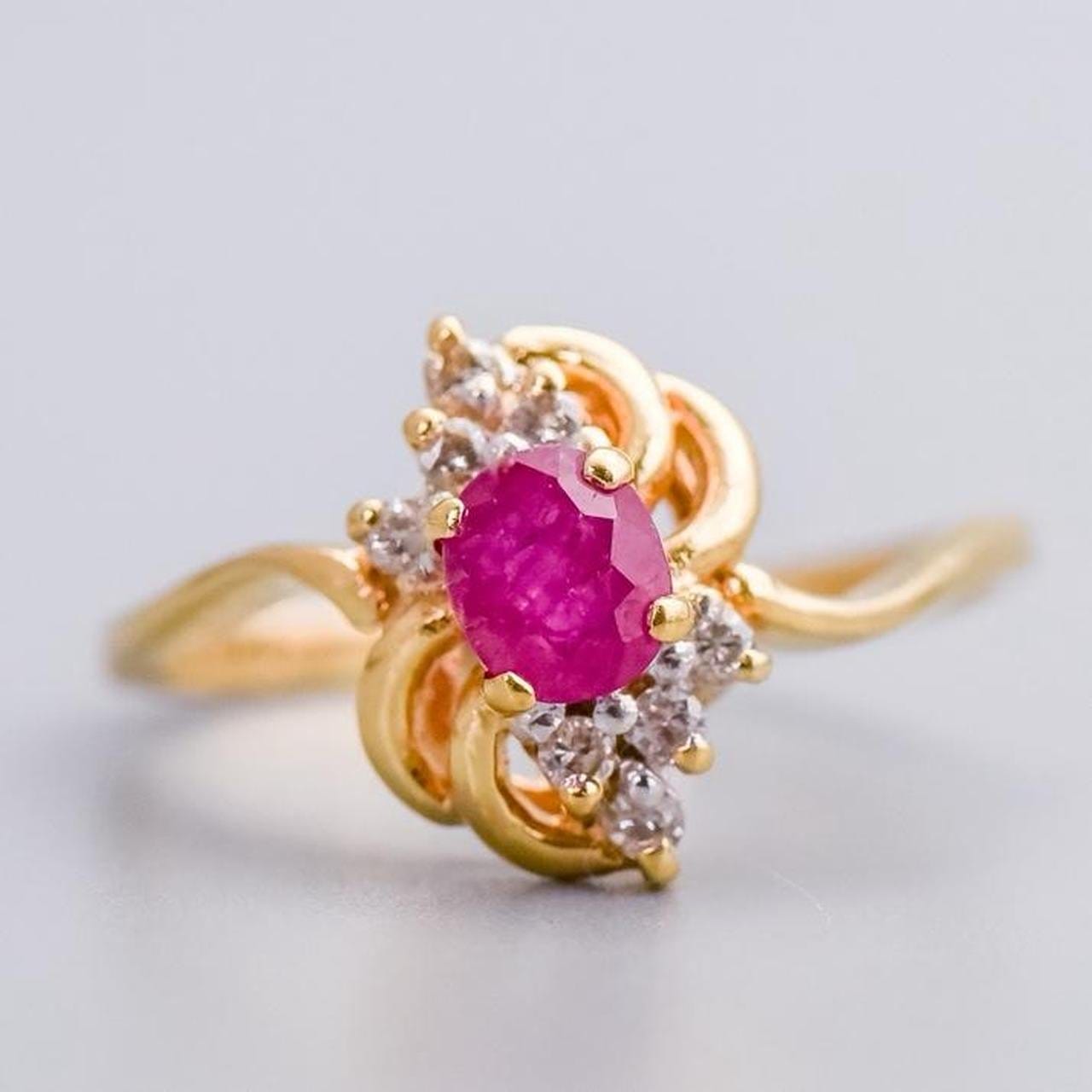 14K Gold Ruby & Diamond Swirl Ring