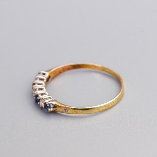 9K Gold Sapphire & Diamond Ring