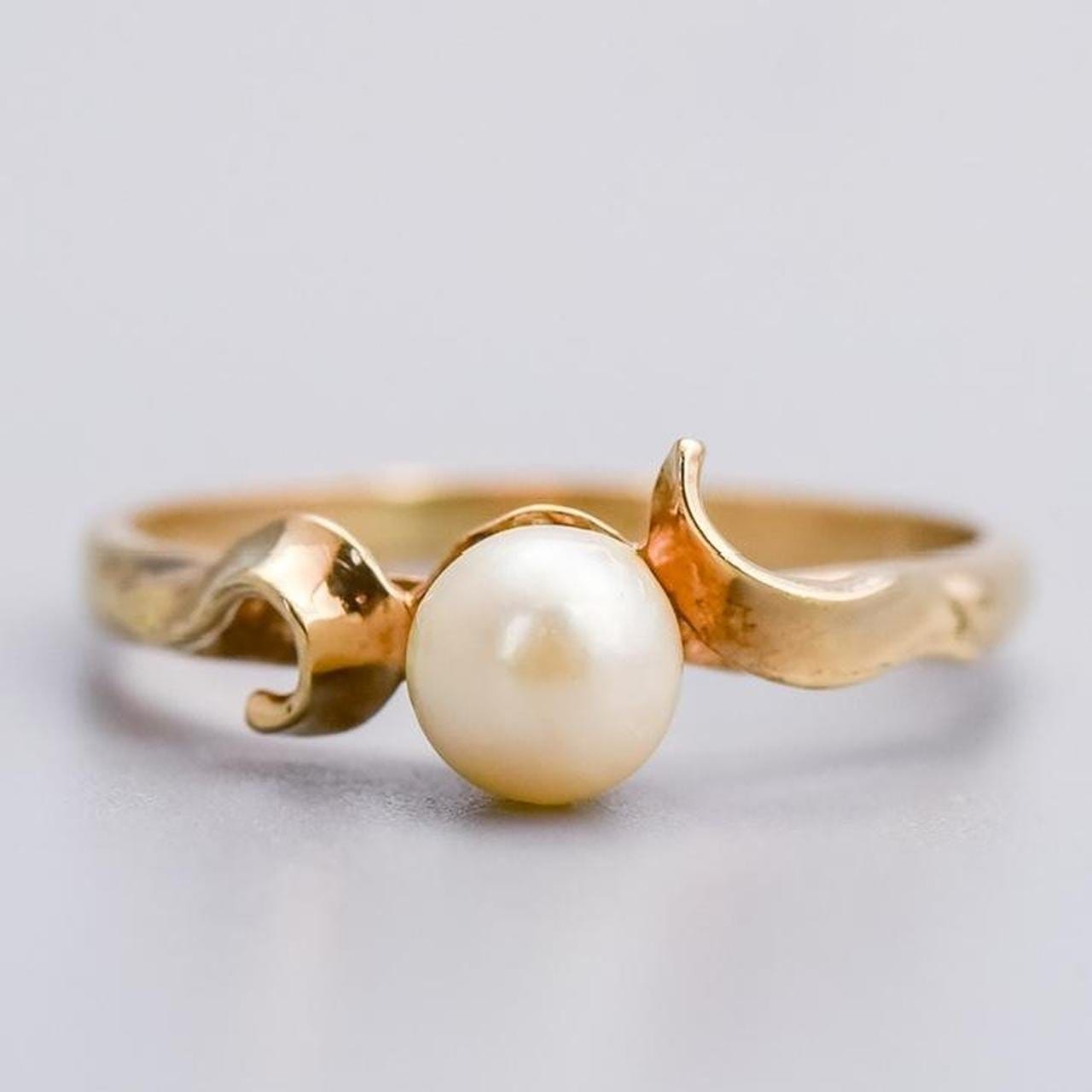 9K Gold Pearl Ring