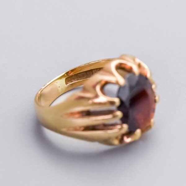 9K Gold Garnet Ring