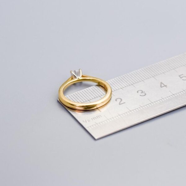 18K Gold Diamond Solitaire Ring