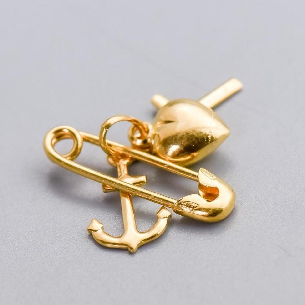 18K Gold Safety Pin Charm Brooch