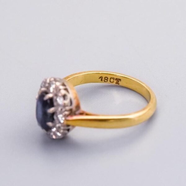 18K Gold Sapphire & Diamond Ring