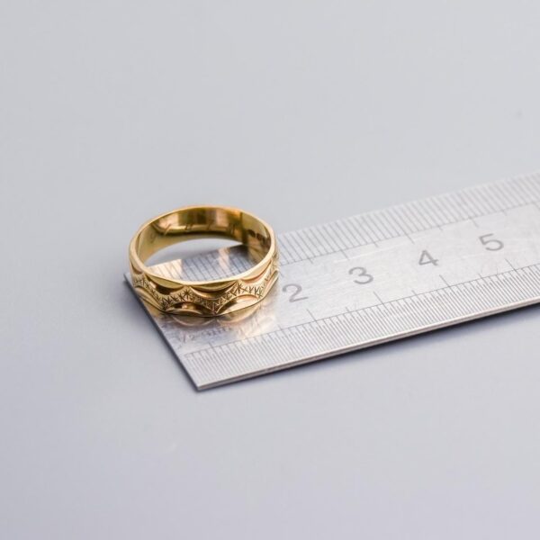 9K Gold Patterned Band