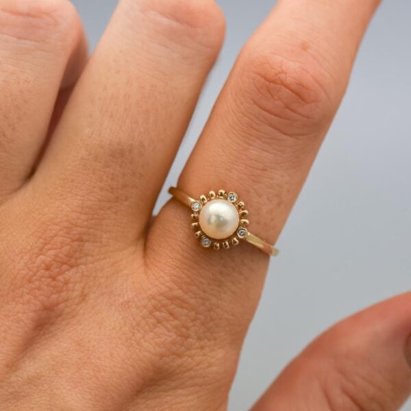 9K Gold Pearl Ring