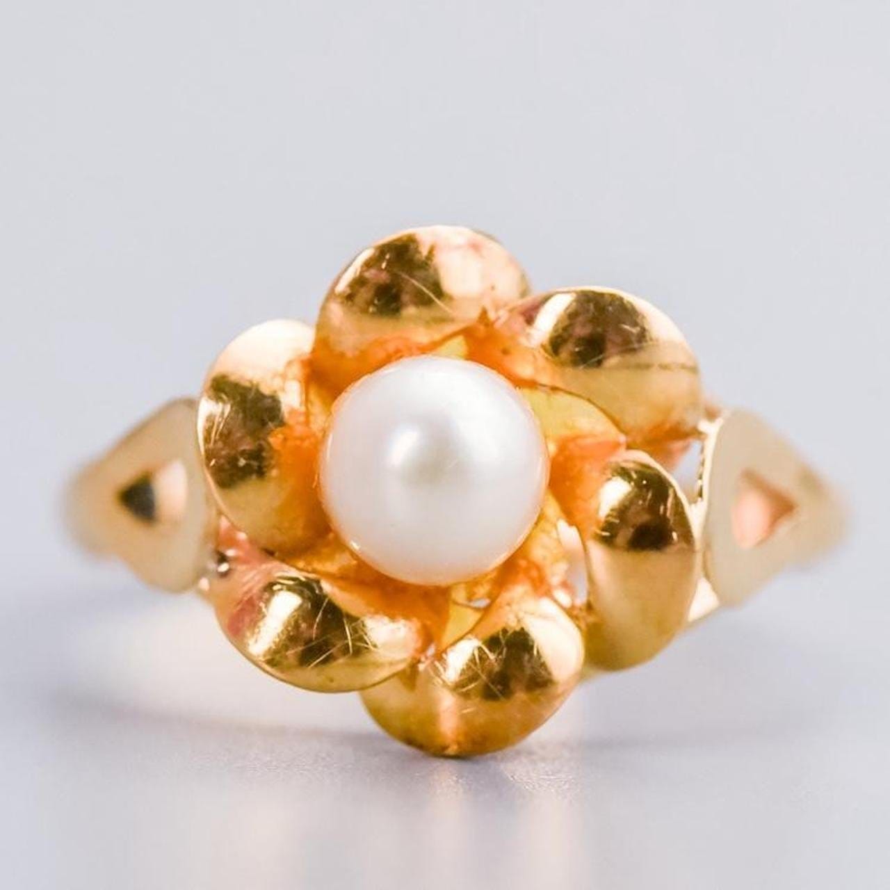 18K Gold Pearl Flower Ring