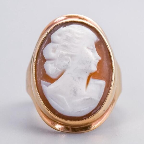 9K Gold Cameo Ring