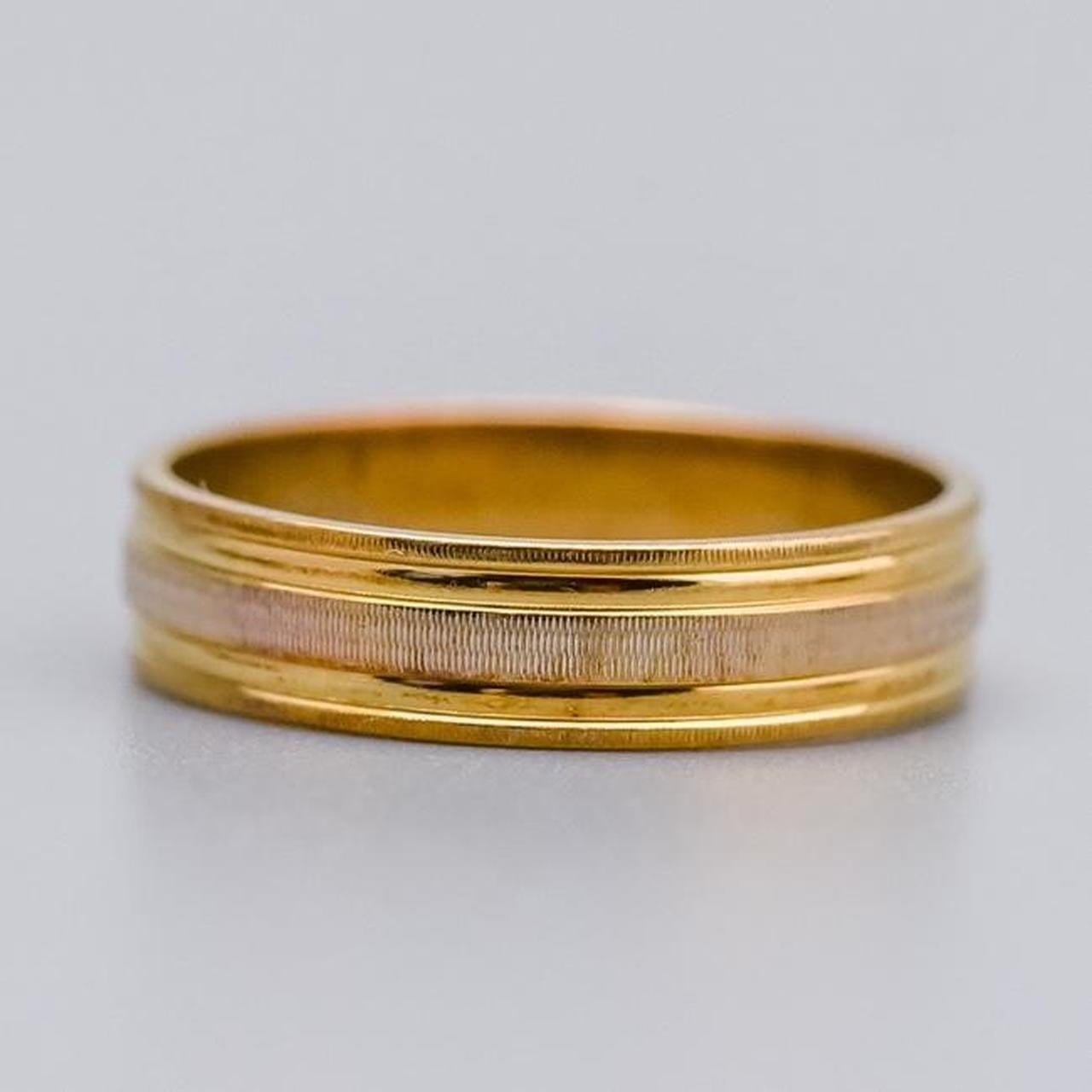 9K Gold Textured Band