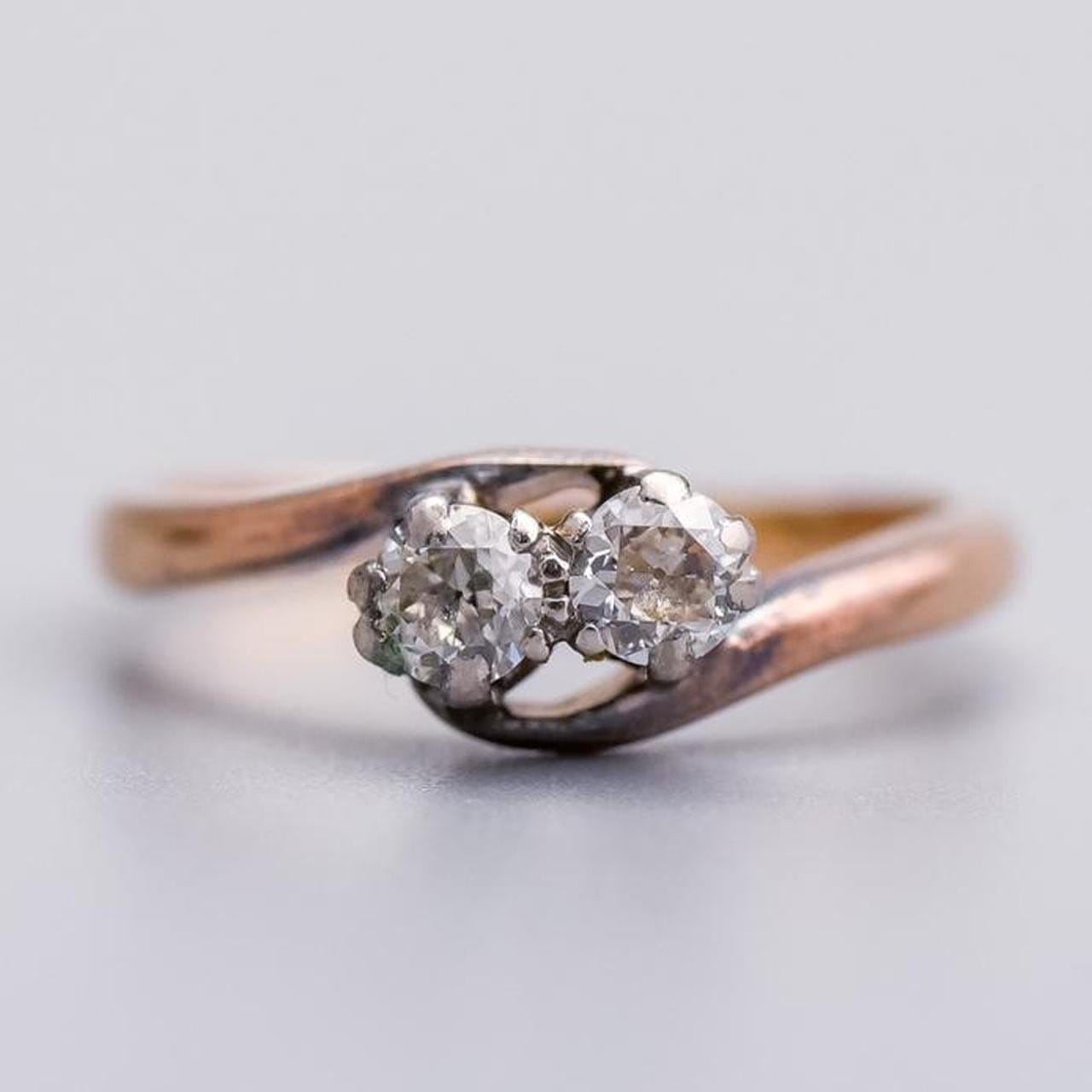 18K Gold Antique Diamond Crossover Ring
