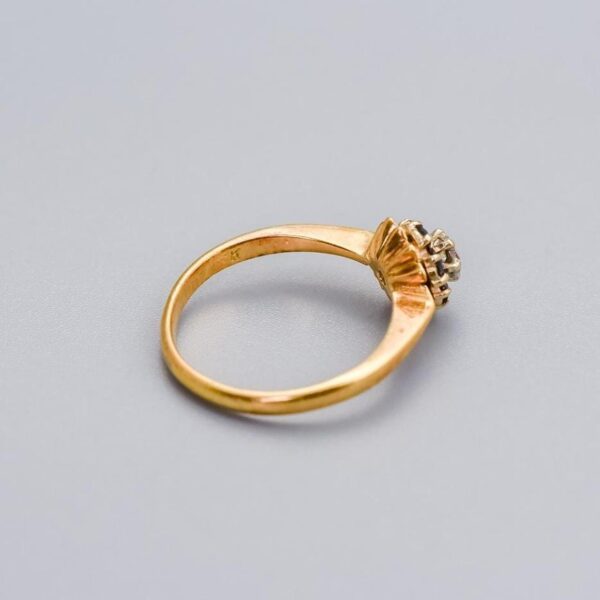 18K Gold Sapphire and Diamond Ring