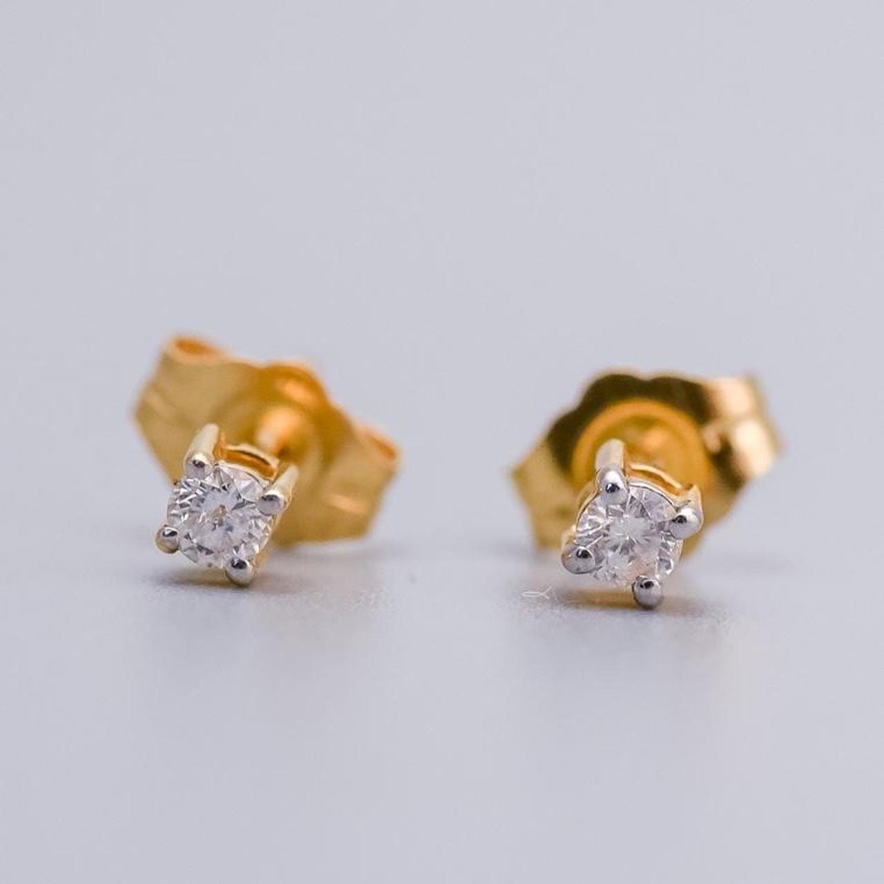 18K Gold Diamond Stud Earrings