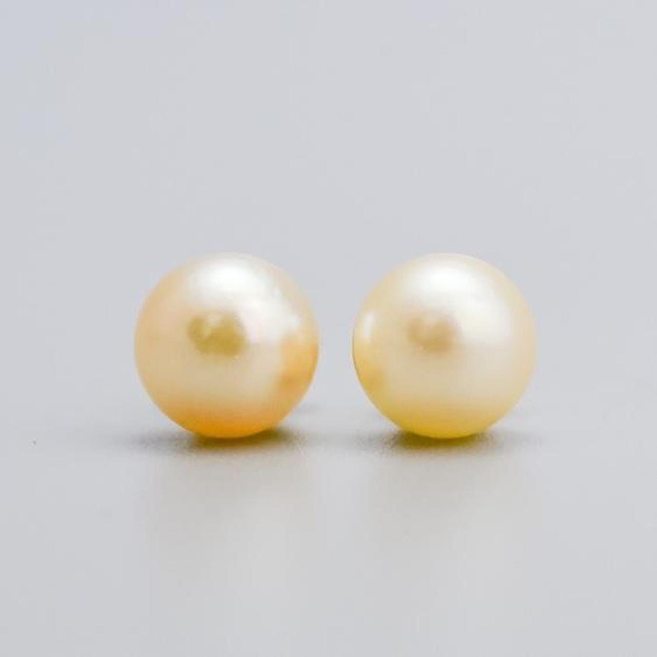 9K Gold Pearl Earrings