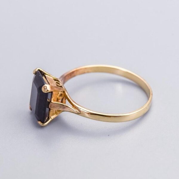 9K Gold Red Garnet Ring