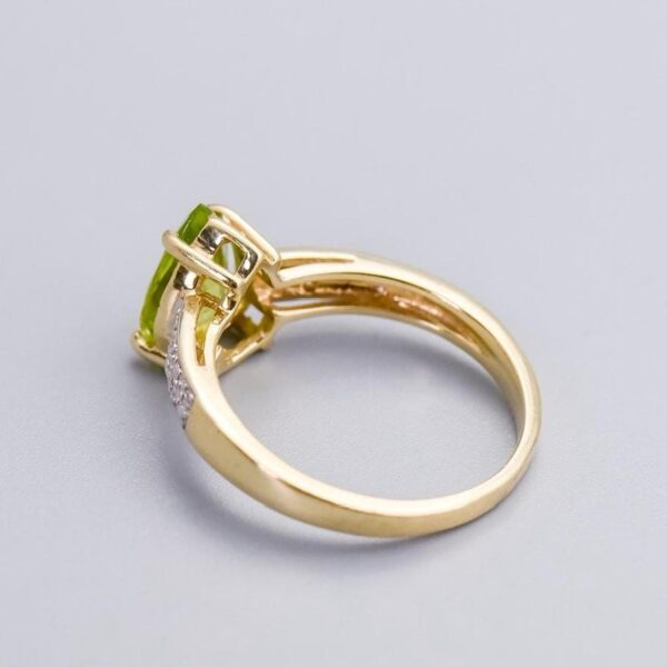9K Gold Peridot Ring