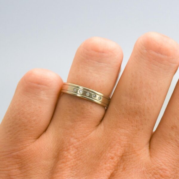 9K Gold Diamond Band