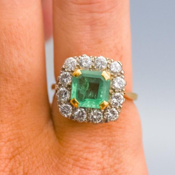 Solid 18K Gold Emerald and Diamond Ring