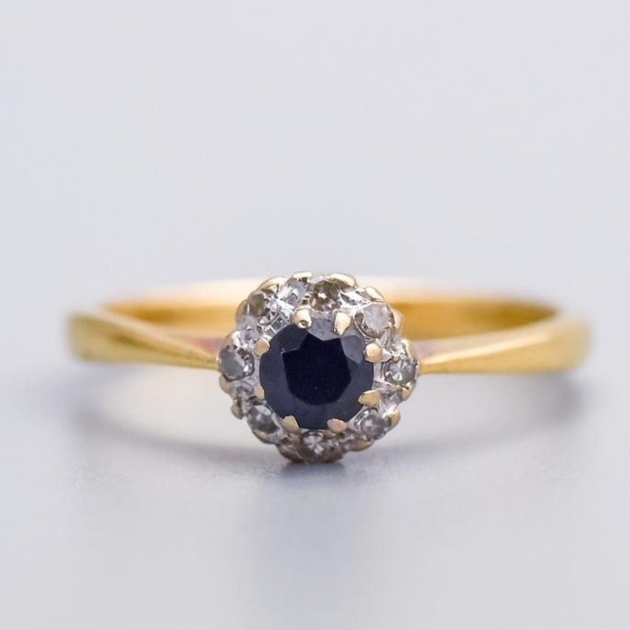 18K Gold Sapphire and Diamond Ring