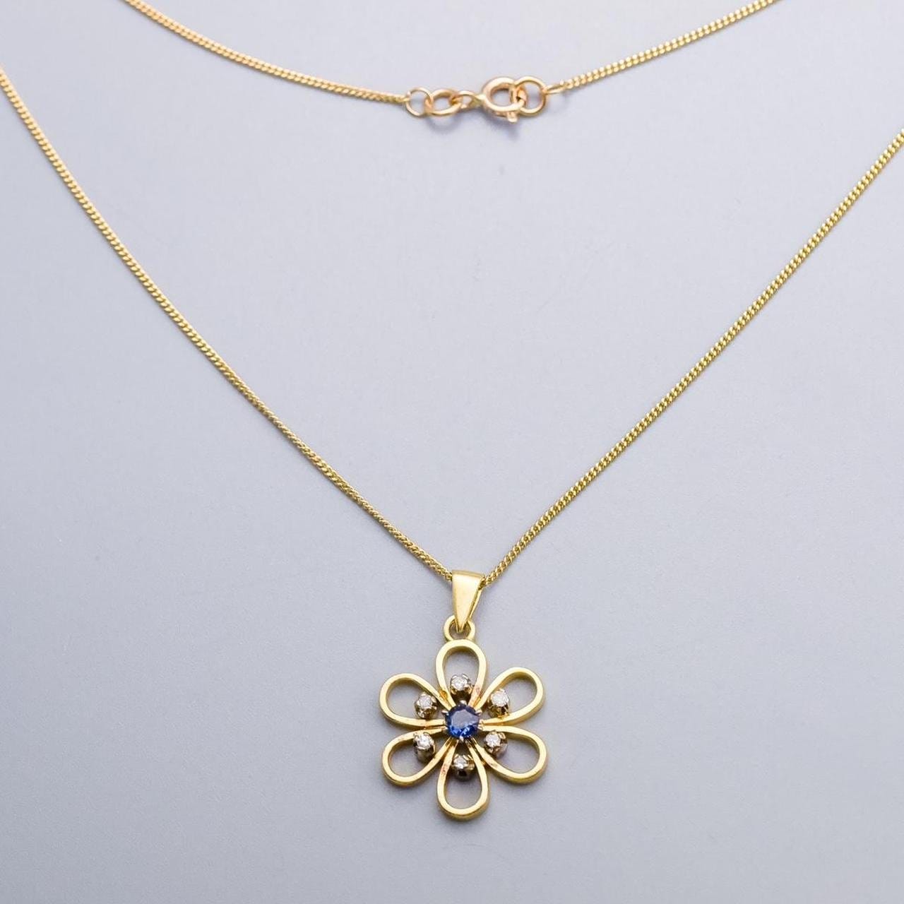 9K & 18K Gold Flower Pendant Necklace
