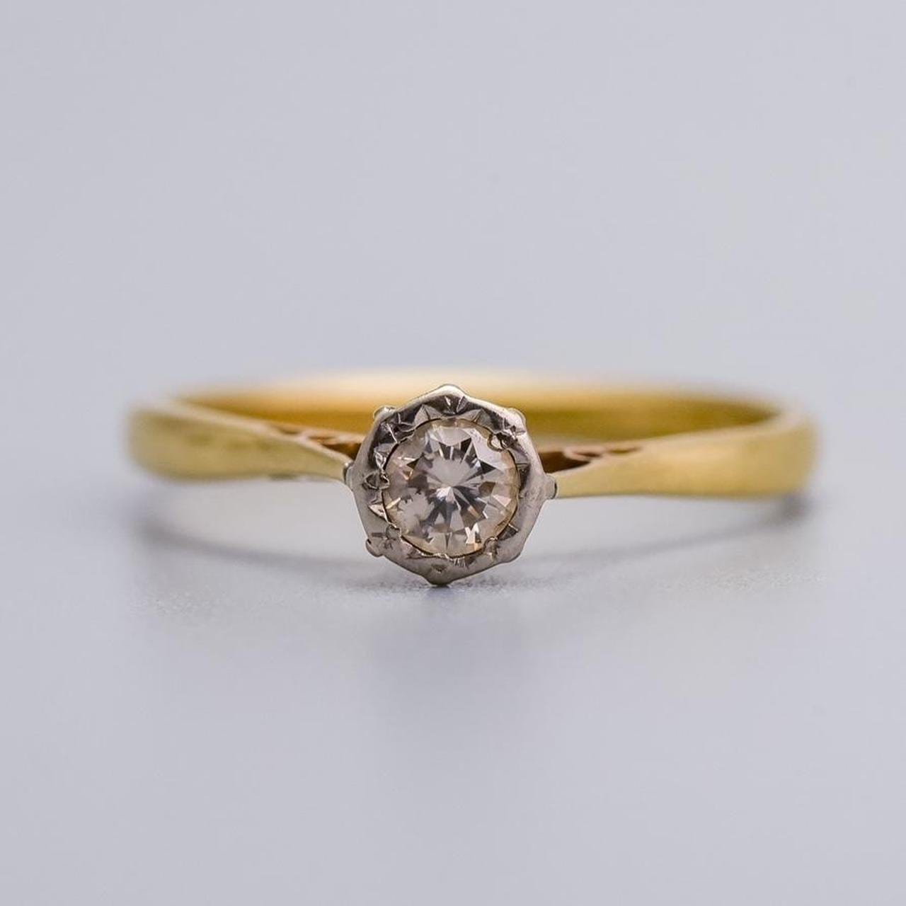 18K Gold Art Deco Diamond Solitaire Ring