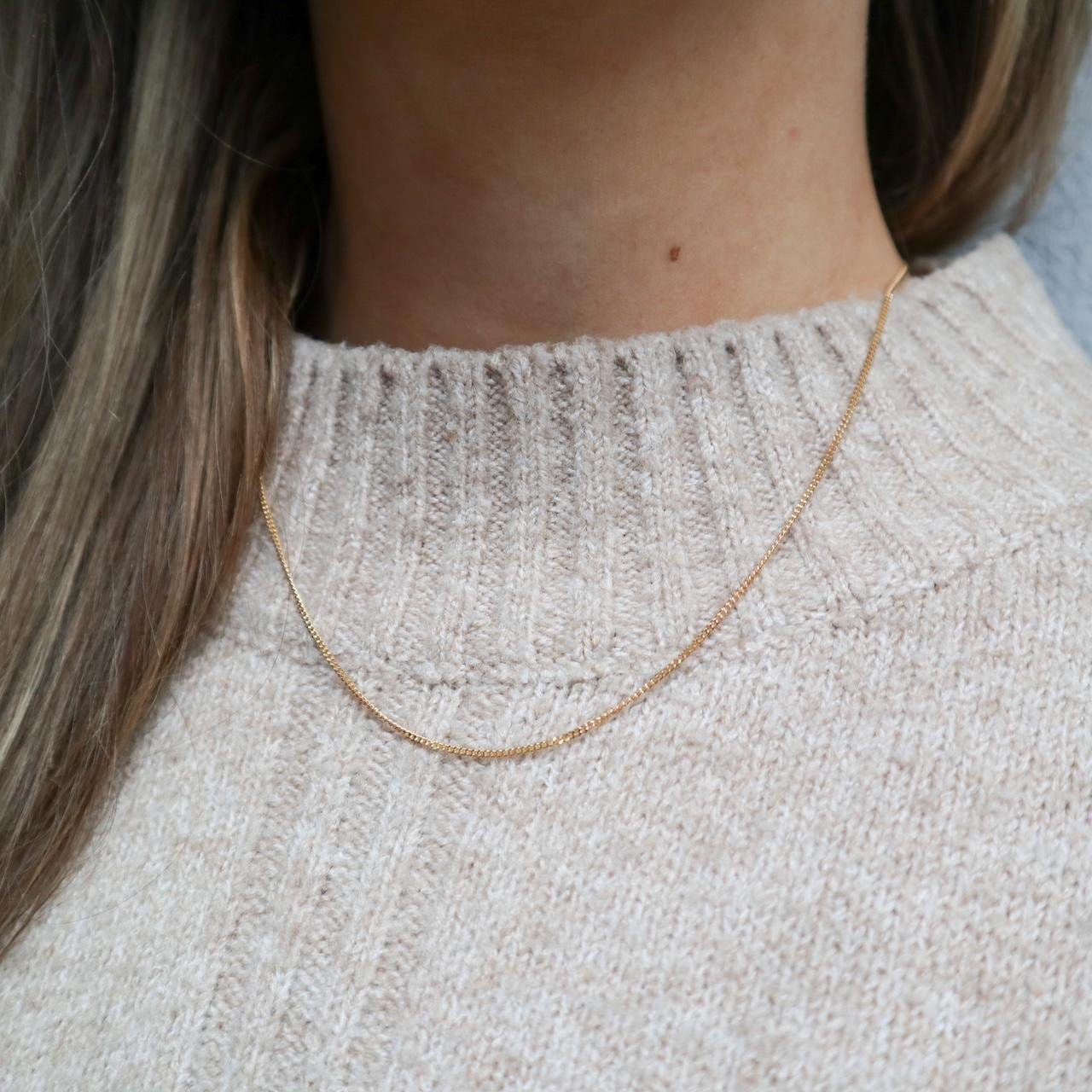 9K Gold Fine Curb Chain Necklace