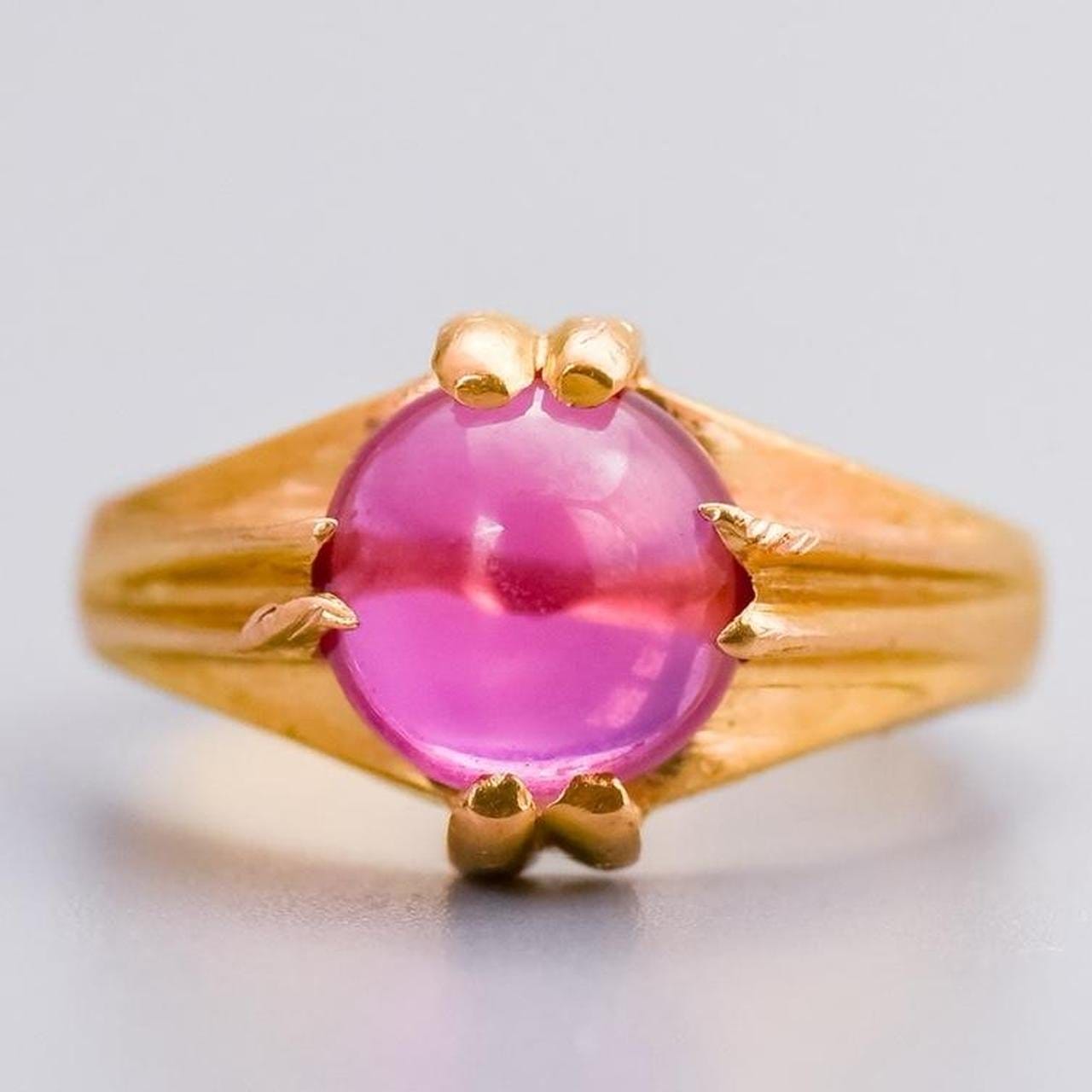 18K Gold Antique Cabochon Ruby Ring