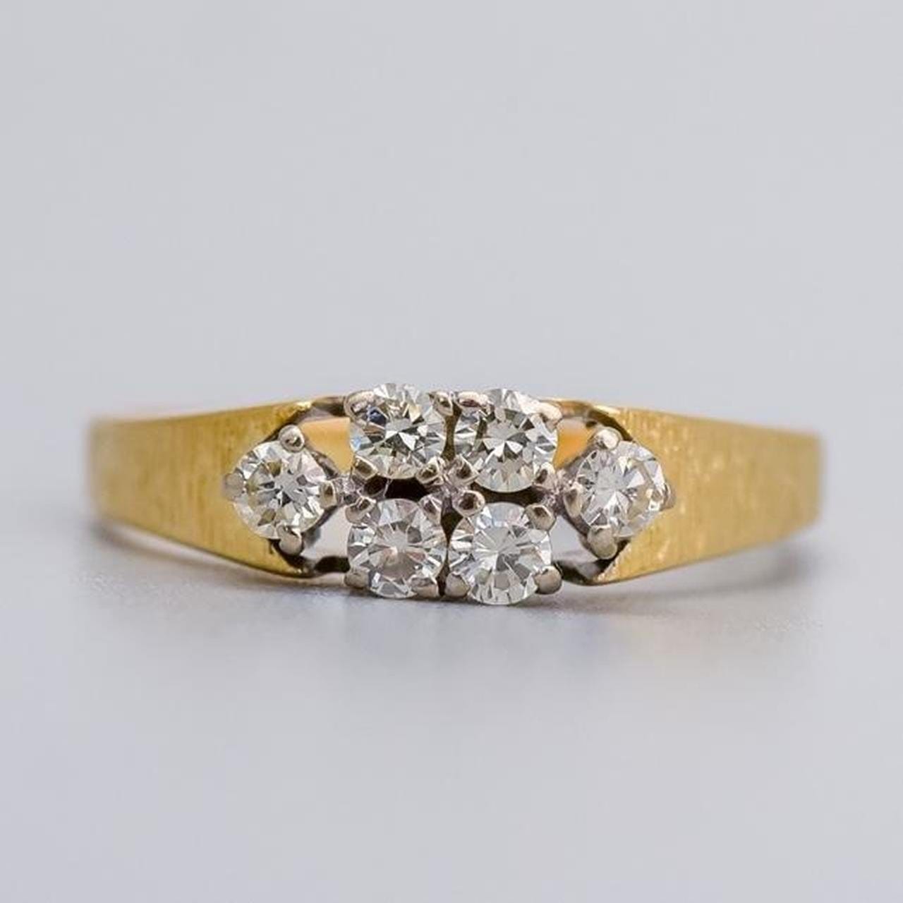18K Gold Diamond Cluster Ring
