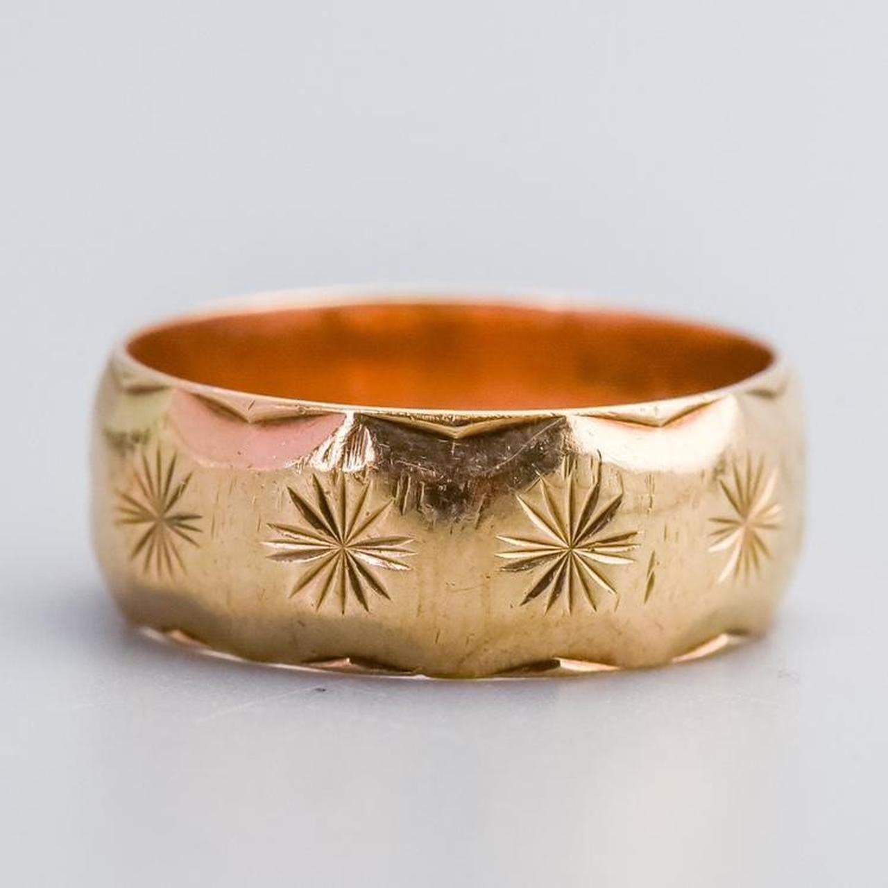 9K Gold Starburst Patterned Ring