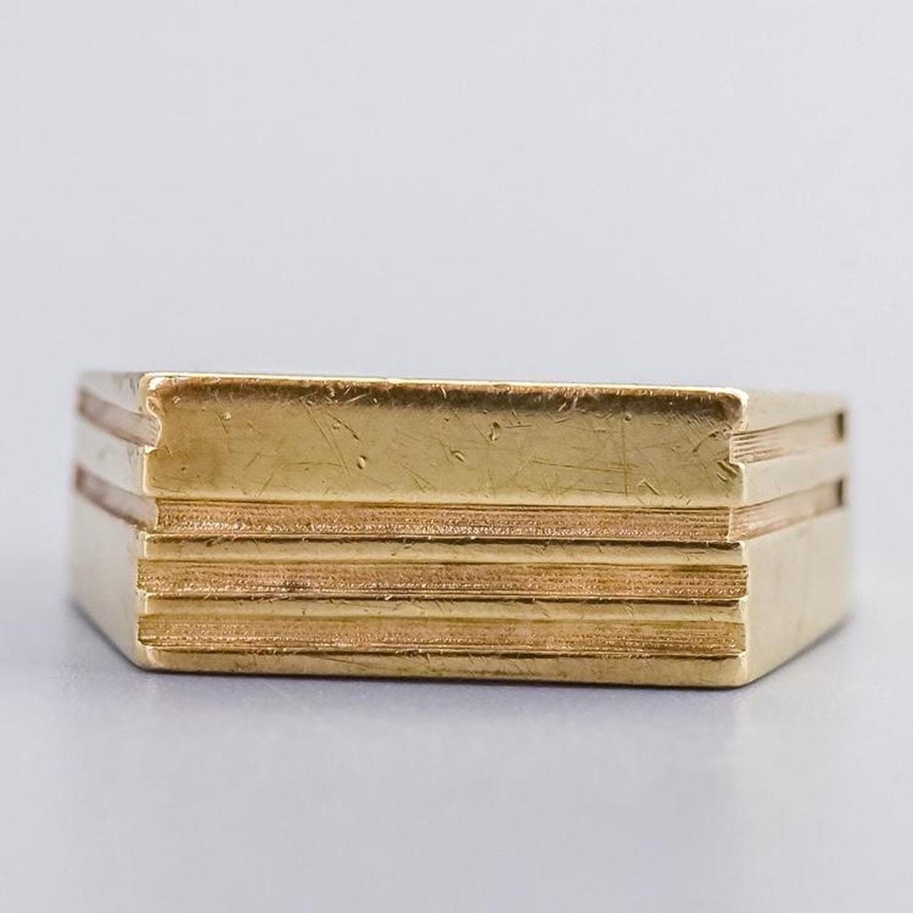 9K Gold Striped Signet Ring